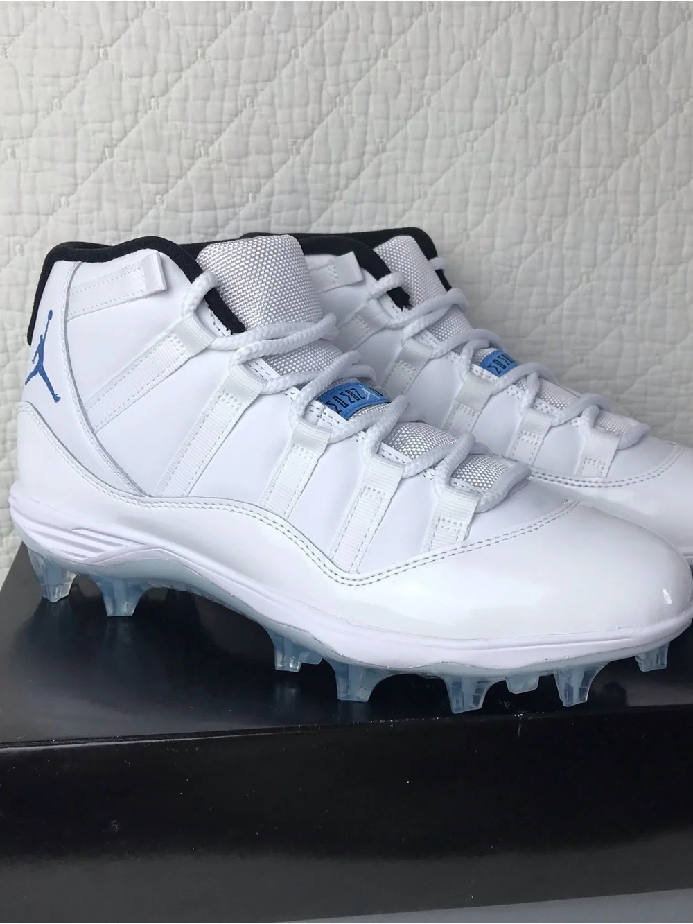 Nike Air Jordan 11 MID TD Football Cleats Men’s SZ 8 White Blue HM7324-104